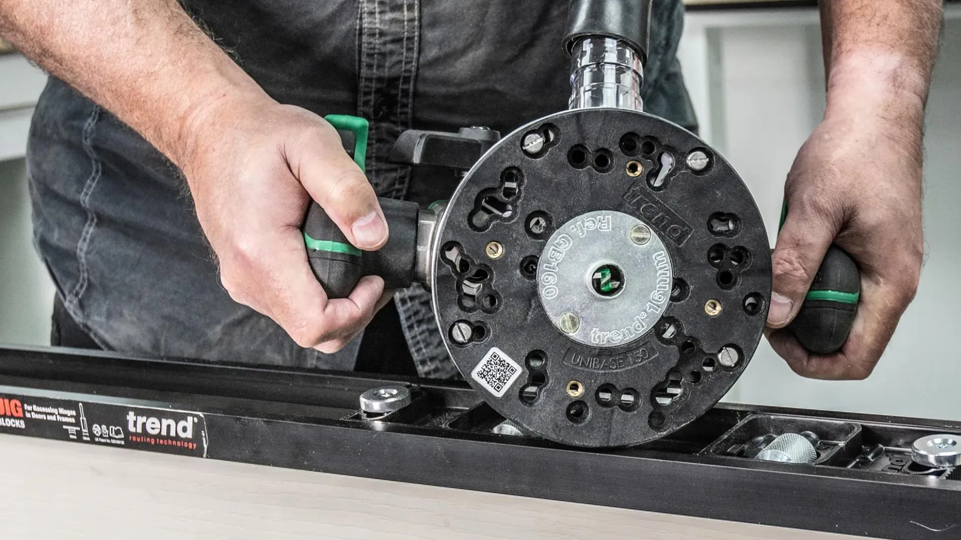 Adapterplatte für kleine Oberfräsen UNIBASE-150