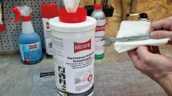 Ballistol Spenderbox mit 130 trockenen Tüchern