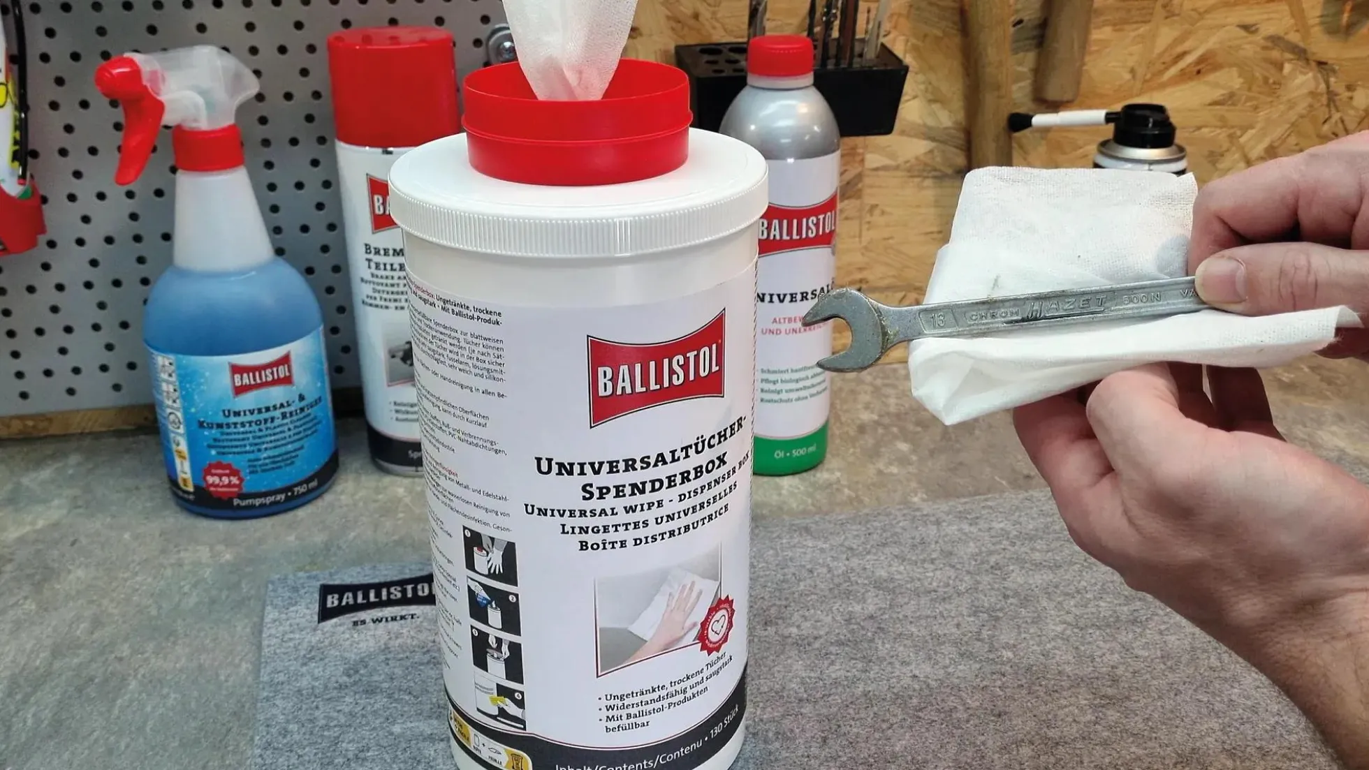 Ballistol Spenderbox mit 130 trockenen Tüchern