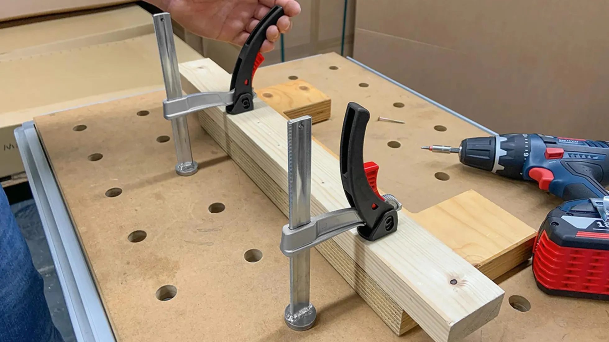 Bessey Set 2x Werkbankzwinge Ø20 mm Lochraster TW-KLI