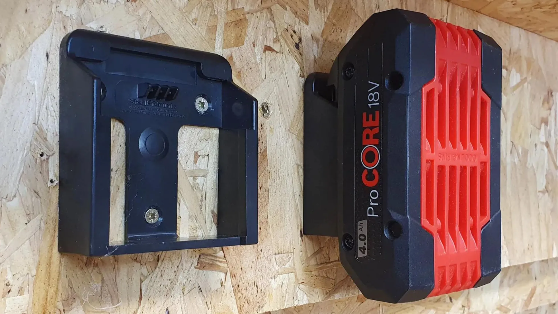 Blaue StealthMounts Akkuhalterungen für Bosch 18V, 6 St.