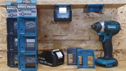 Blaue StealthMounts Akkuhalterungen für Makita 18V, 6 St.