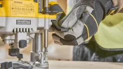 DeWALT Akku Oberfräse DCW620H2-QW
