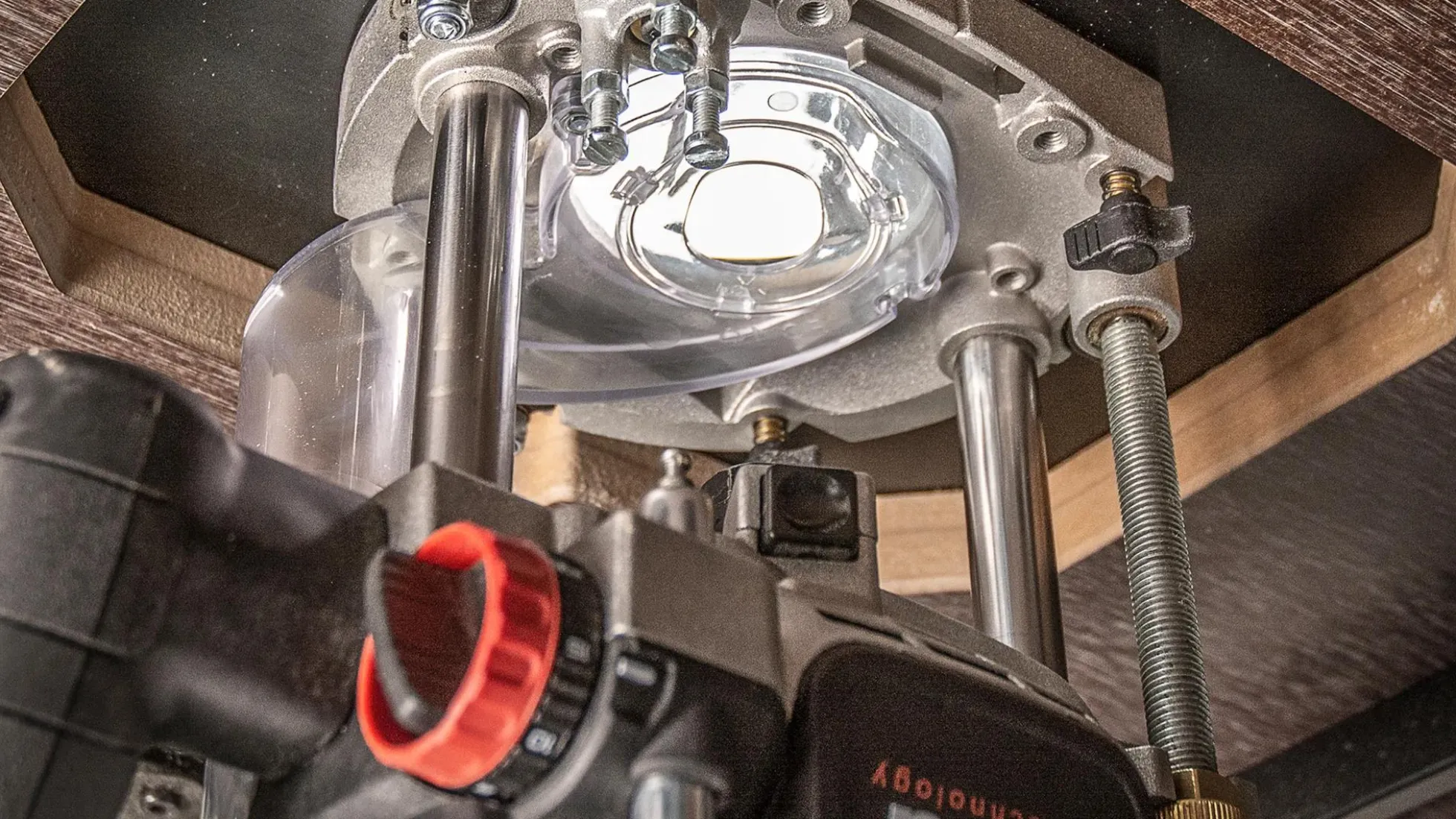 Frästisch WRT mit Oberfräse T14EK von Trend