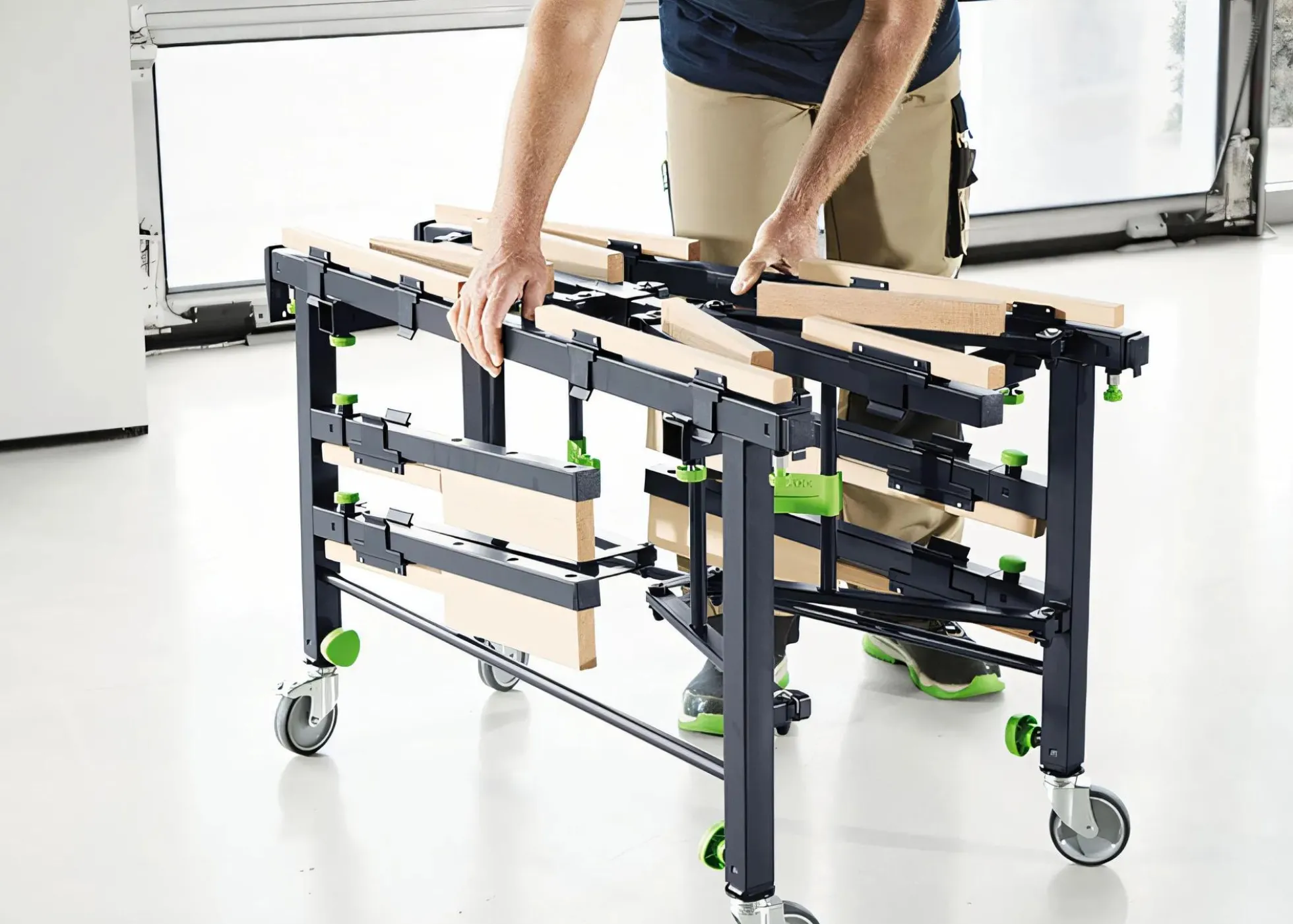 Mobiler Säge- und Arbeitstisch STM 1800