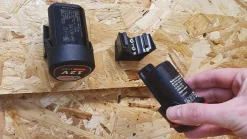 Schwarze StealthMounts Akkuhalterungen für Bosch 10.8/12V, 6 St.