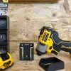 Schwarze StealthMounts Akkuhalterungen für DeWalt 12V, 6 St.