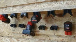 Schwarze StealthMounts Akkuhalterungen für Milwaukee M12, 6 St.