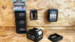 Schwarze StealthMounts Akkuhalterungen für Makita 12V CXT, 6 St.