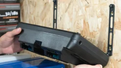 Schwarze StealthMounts Halterung für Makita Doppel-Ladegerät, 2 St.